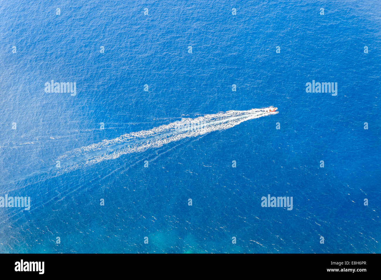 Bateau dans la Méditerranée près de Majorque. Banque D'Images