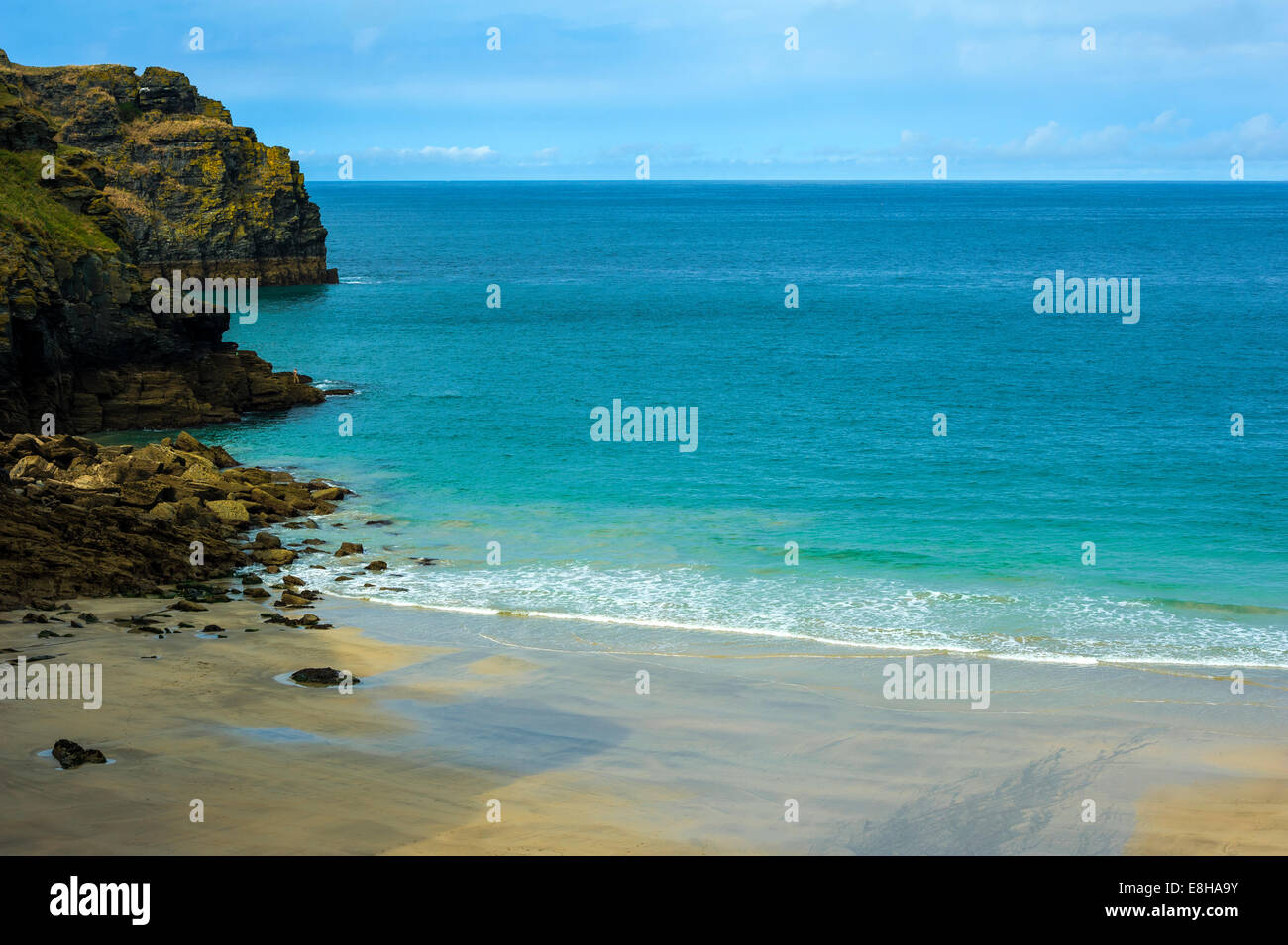 Bossiney Haven de sable abritée,, cornish, plage. Banque D'Images