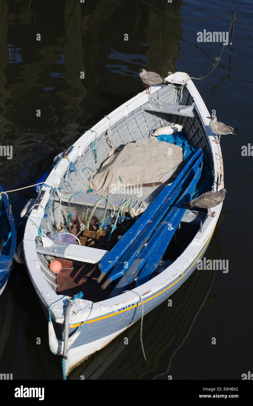 Petit bateau de pêche. Banque D'Images Petit bateau de pêche. Banque D'Images