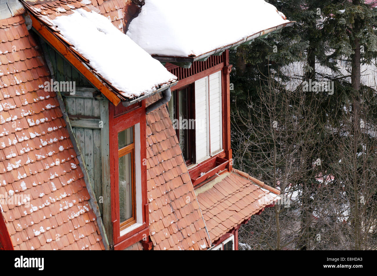 Vue des toits effet neige ou toits sous la neige Banque de