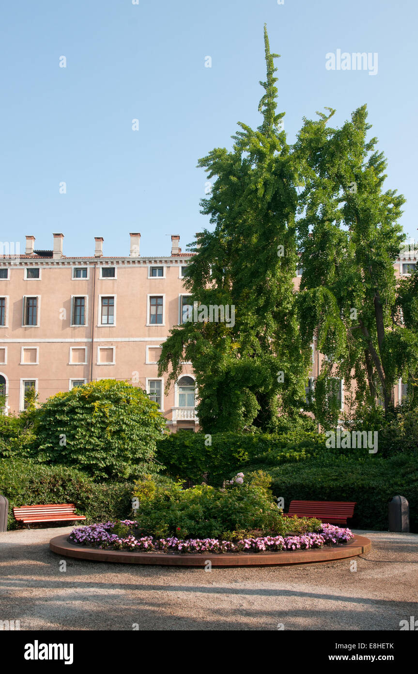 Les Jardins Royaux ou Giardinetti Reali sur Riva degli Schiavoni à côté de la Place Saint Marc Venise Italie une oasis de calme à côté de Banque D'Images