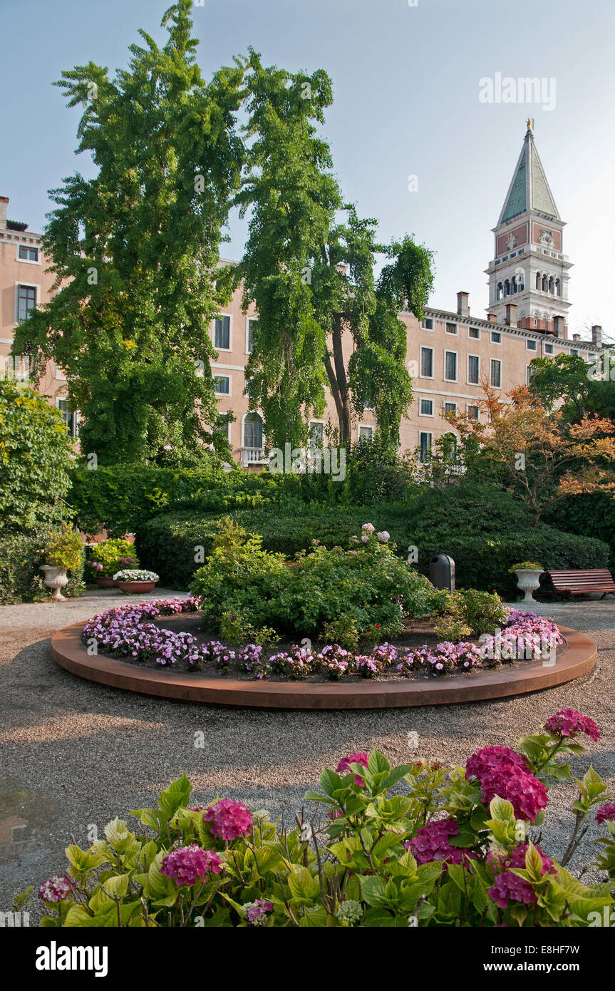 Les Jardins Royaux ou Giardinetti Reali sur Riva degli Schiavoni à côté de la Place Saint Marc Venise Italie une oasis de calme à côté de Banque D'Images