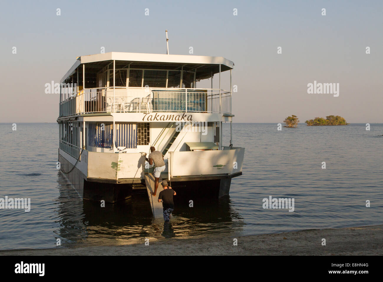 Une péniche sur le lac Kariba, Zambie Banque D'Images