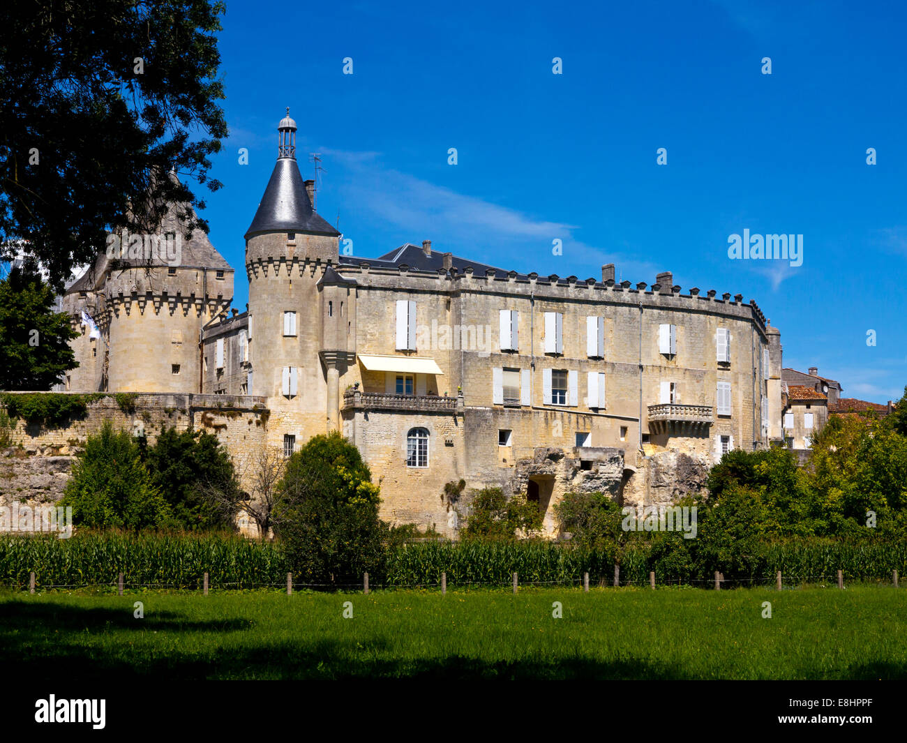 Le château du xve siècle à Jonzac, en Charente-Maritime du sud-ouest de la France Banque D'Images