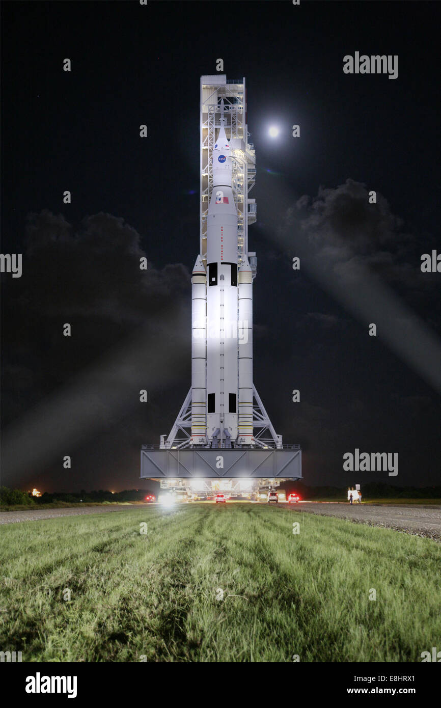 Note de l'éditeur : wow .... parler # nextgiantleap. :) Cet artiste montre concept système de lancement de la NASA, ou à un matériel roulant, SLS Banque D'Images
