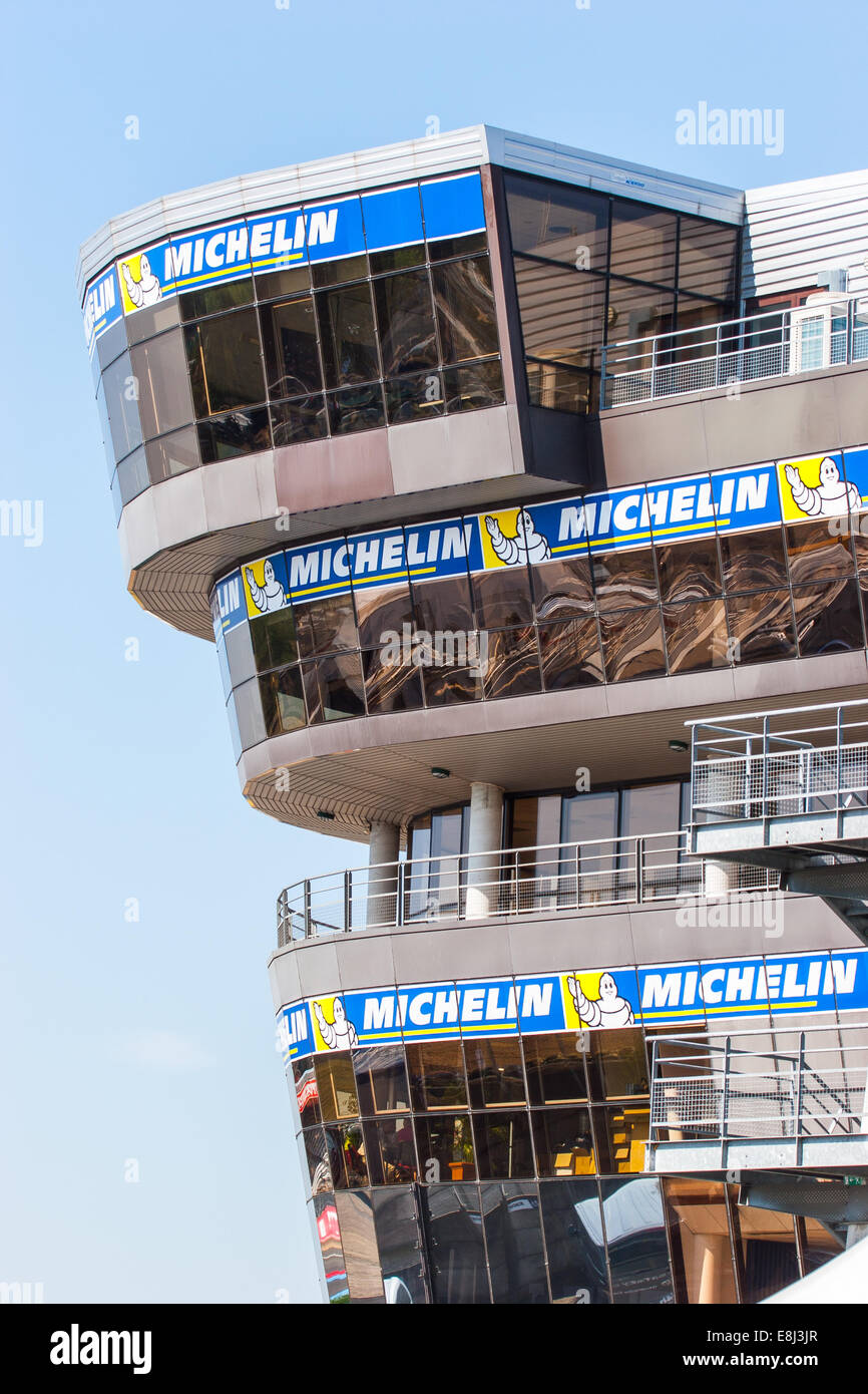 La construction de la voie des stands au Mans course d'endurance de 24h 2014, Circuit de la Sarthe, France Banque D'Images