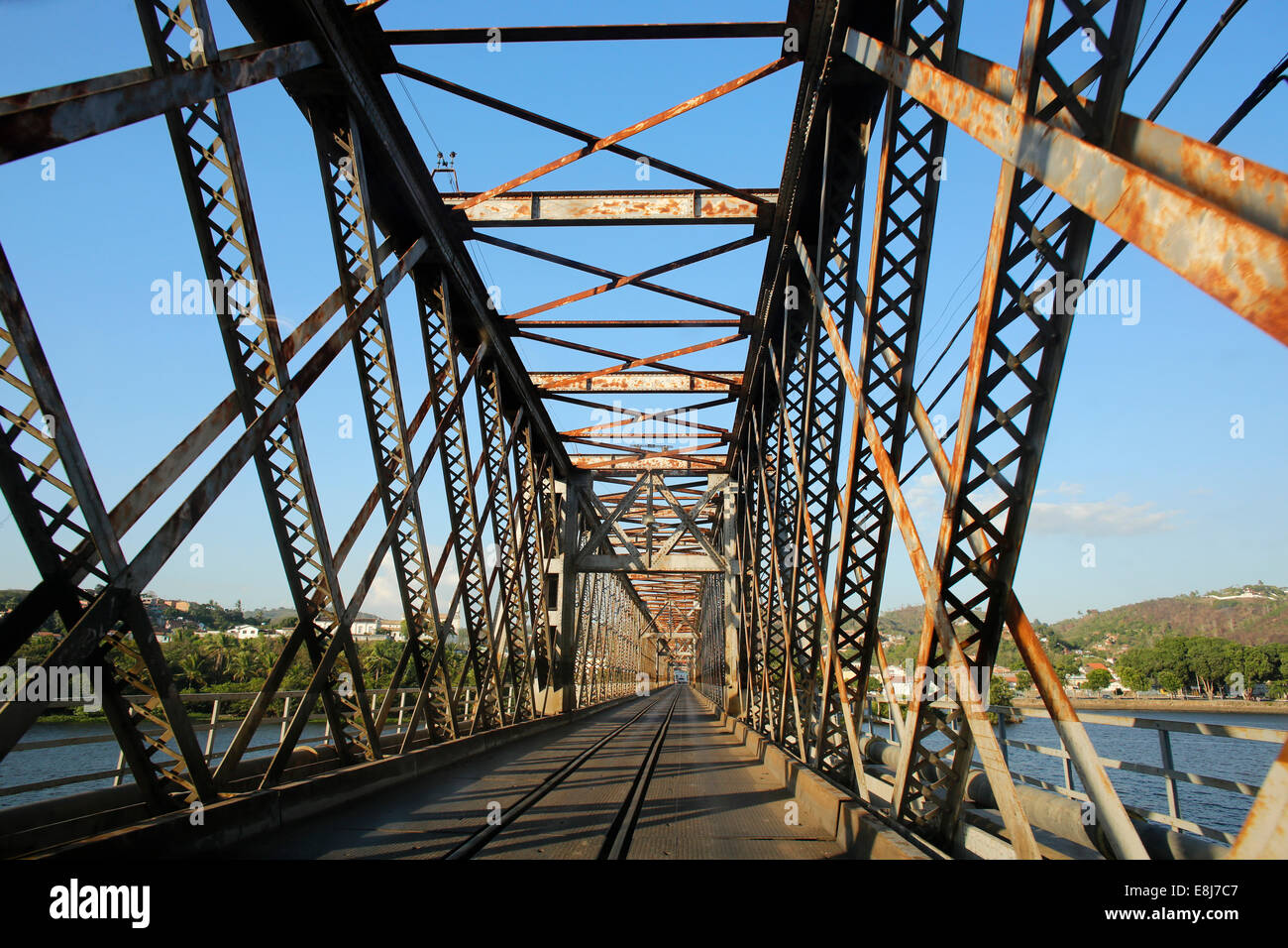 Pont sur la rivière Paraguau reliant São Félix et Cachoeira Banque D'Images