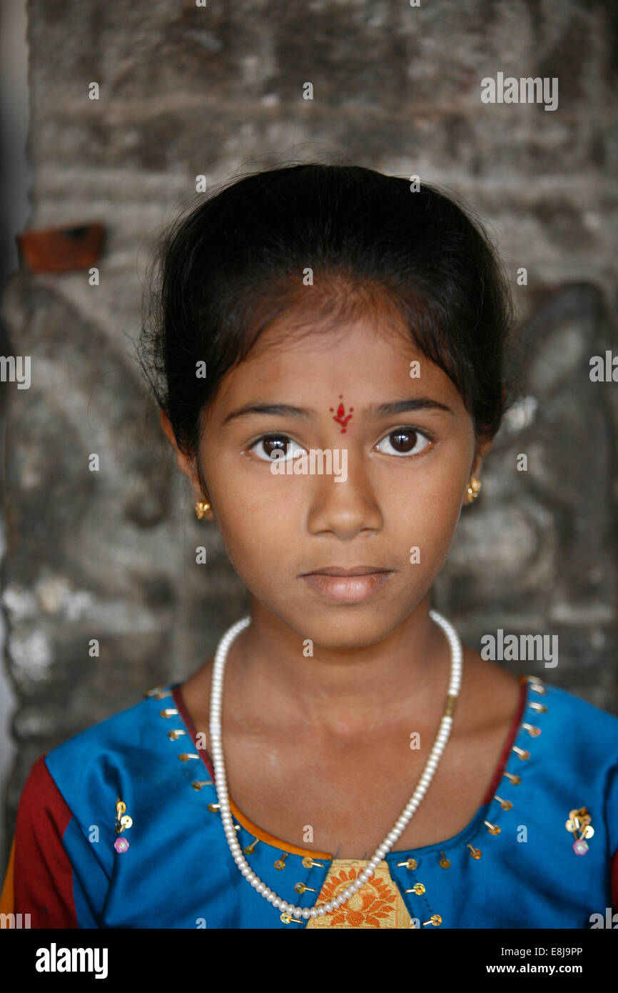 Portrait d'une fille. Srirangam temple. Banque D'Images