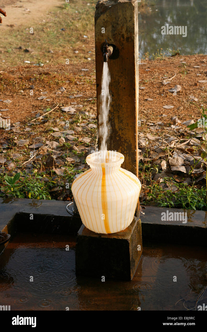 Fontaine d'eau potable. Banque D'Images