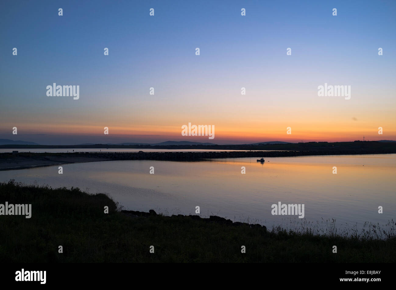 Churchill Churchill dh 1ère barrière barrières tranquille Orcades coucher de soleil sur Holm Sound Banque D'Images