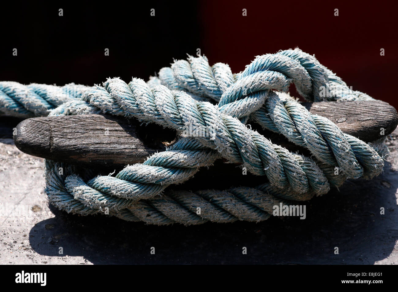 Des cordes sur un bateau. Banque D'Images