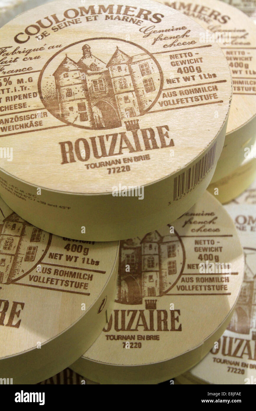 Coulommiers Seine-et-Marne. Les boîtes de fromages. Banque D'Images