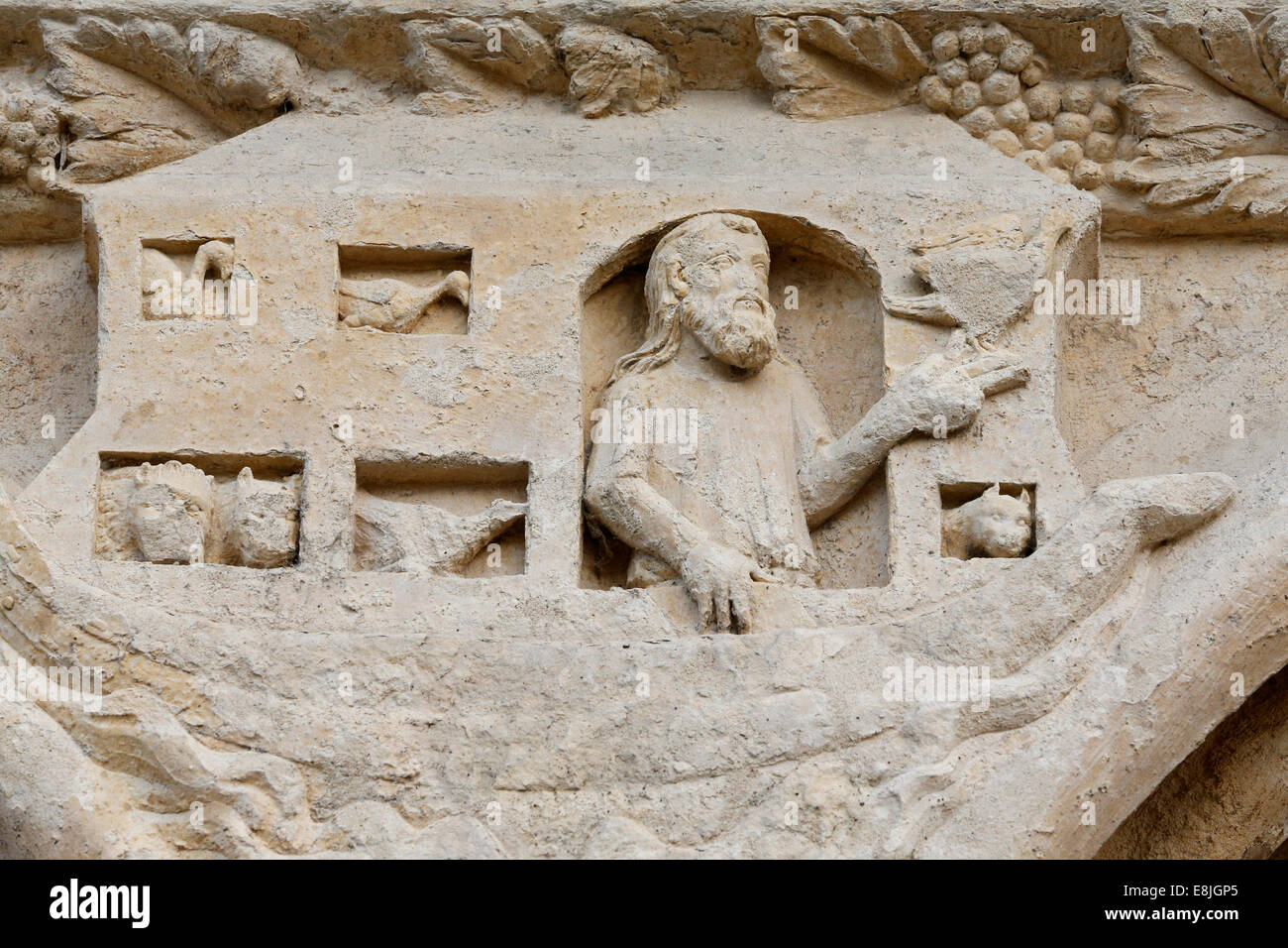 Arche de Noé d'entrée ouest de la cathédrale de Bourges. Banque D'Images Arche de Noé d'entrée ouest de la cathédrale de Bourges. Banque D'Images