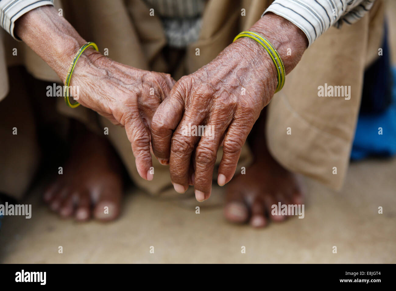 Old woman's hands Banque D'Images
