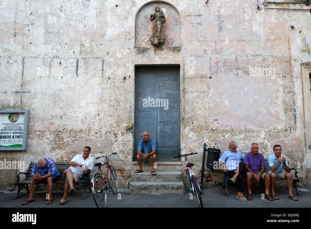 De vieux hommes à Bari Banque D'Images