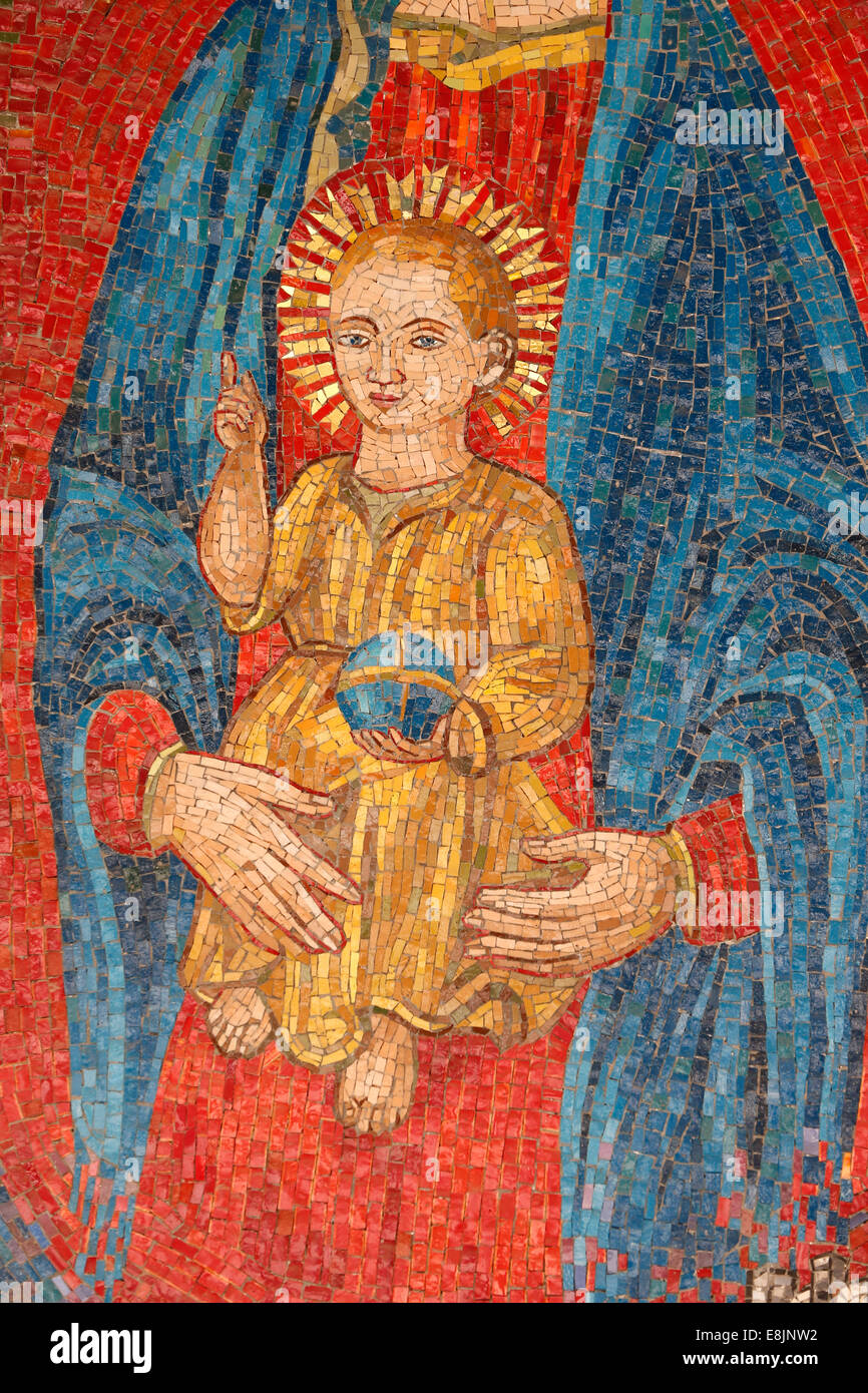 Basilique de l'Annonciation. Vierge Marie et l'enfant. (Italie) Banque D'Images