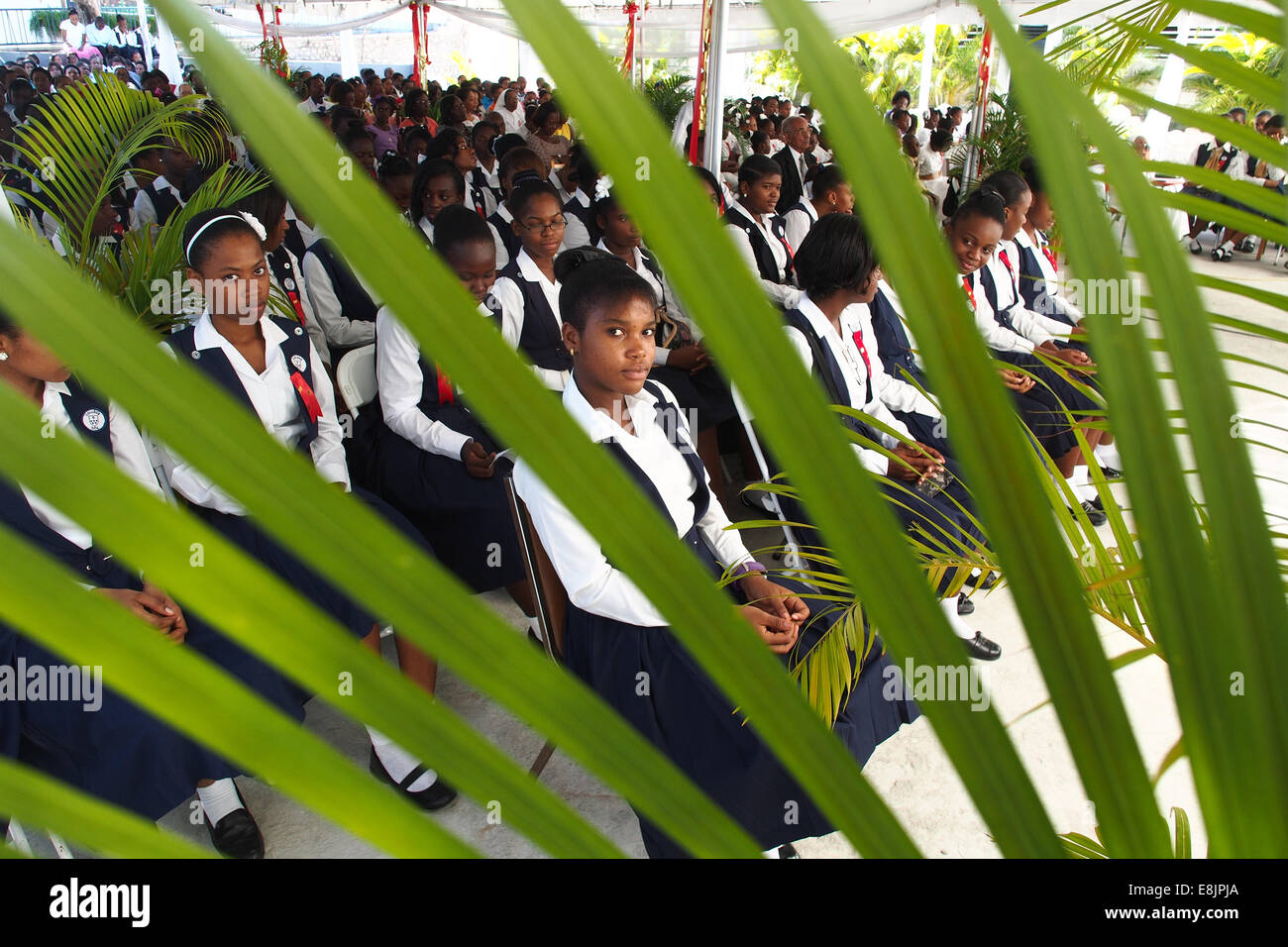 L'école religieuse à Port-au-Prince. Messe pour le 50e anniversaire de l'Ordre de Saint François d'assise. Banque D'Images