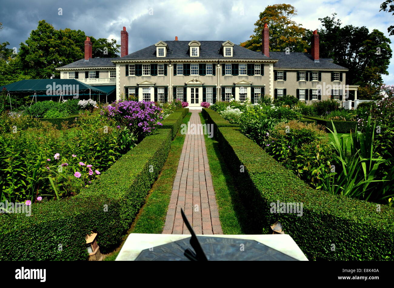 Village Manchester, Vermont : East Front de Robert Todd Lincoln 1905 Renaissance géorgienne de l'été accueil et ses jardins Banque D'Images