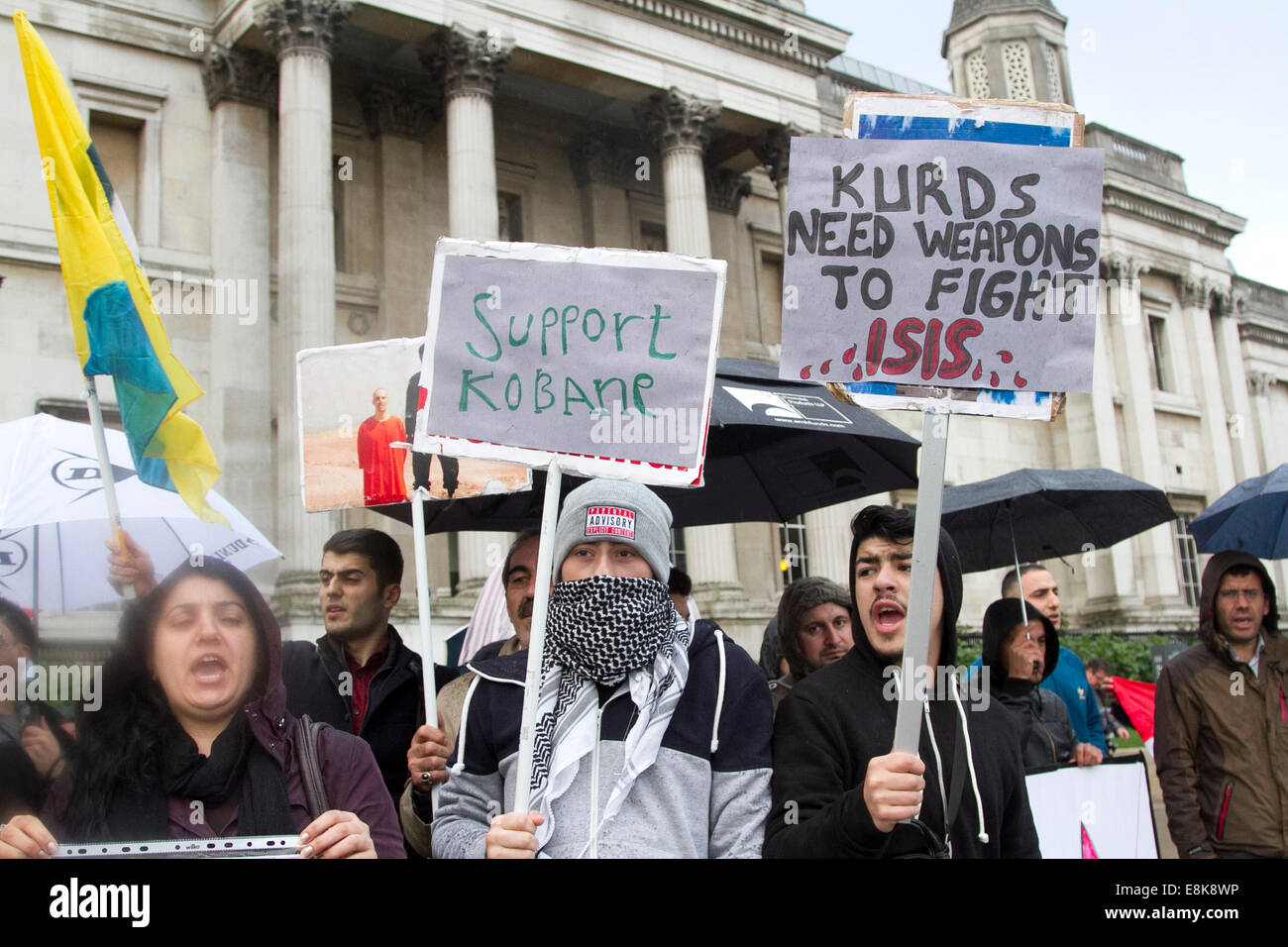 Londres, Royaume-Uni. 9 octobre, 2014. Un petit groupe de partisans kurdes ont protesté à Trafalgar Square contre le groupe islamique millitant ISIS. Credit : amer ghazzal/Alamy Live News Banque D'Images