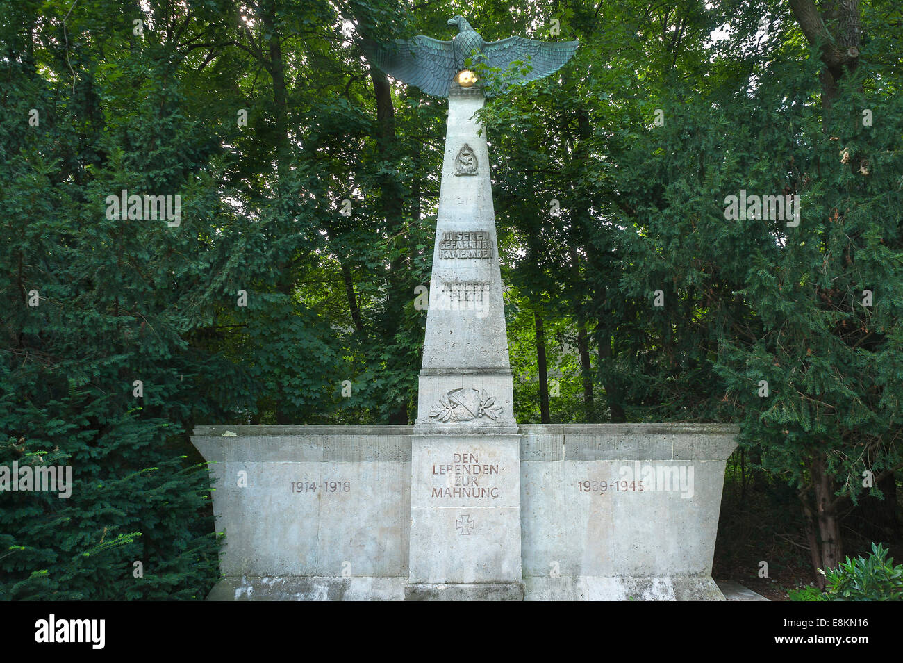 Monument aux aviateurs, 1924, commémorant les pilotes tombés de la