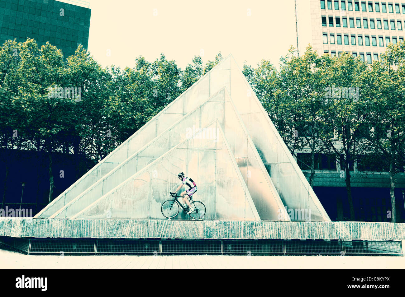 Cycliste professionnel à Düsseldorf Banque D'Images