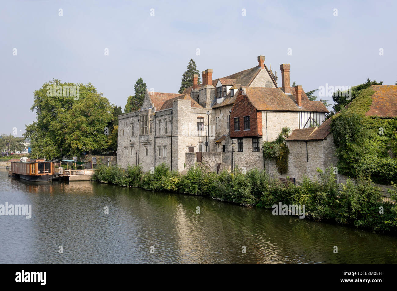 Le 14ème et le 16ème siècle de l'archevêque, Palais au bord de la rivière Medway en comtés du sud ville de Maidstone Kent Angleterre Royaume-uni Grande-Bretagne Banque D'Images