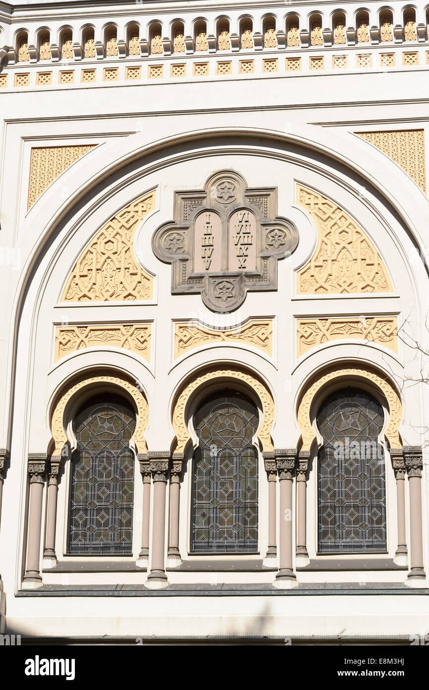 L'extérieur de la Synagogue Espagnole de style mauresque à Prague, République tchèque. Banque D'Images