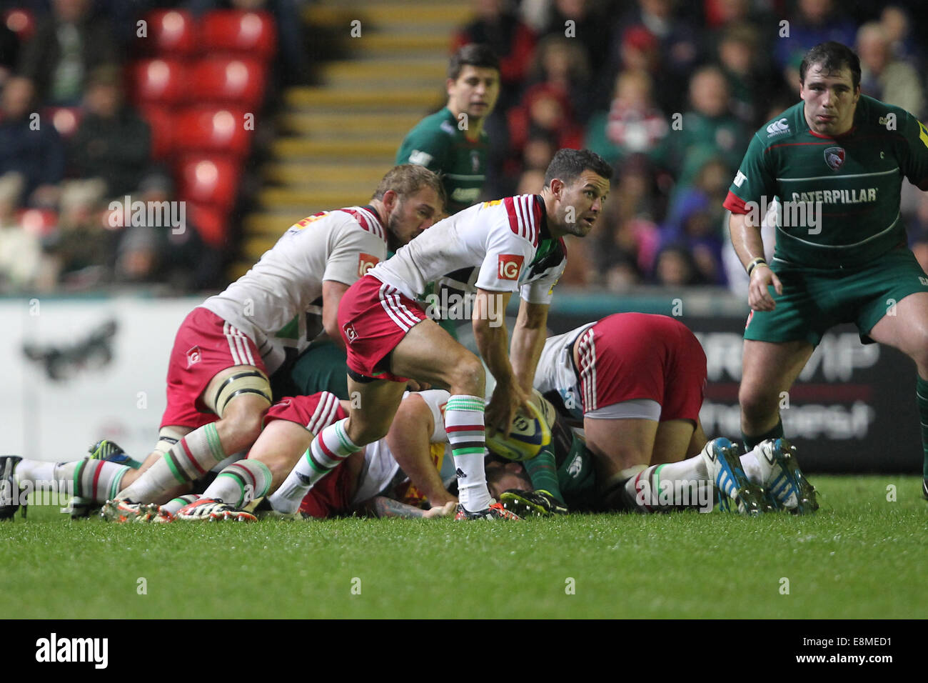 Leicester, Royaume-Uni. 10 Oct, 2014. Aviva Premiership. Leicester Tigers contre Harlequins. Dave Ward (Leicester) obtient la ligne arrière en mouvement. Credit : Action Plus Sport/Alamy Live News Banque D'Images