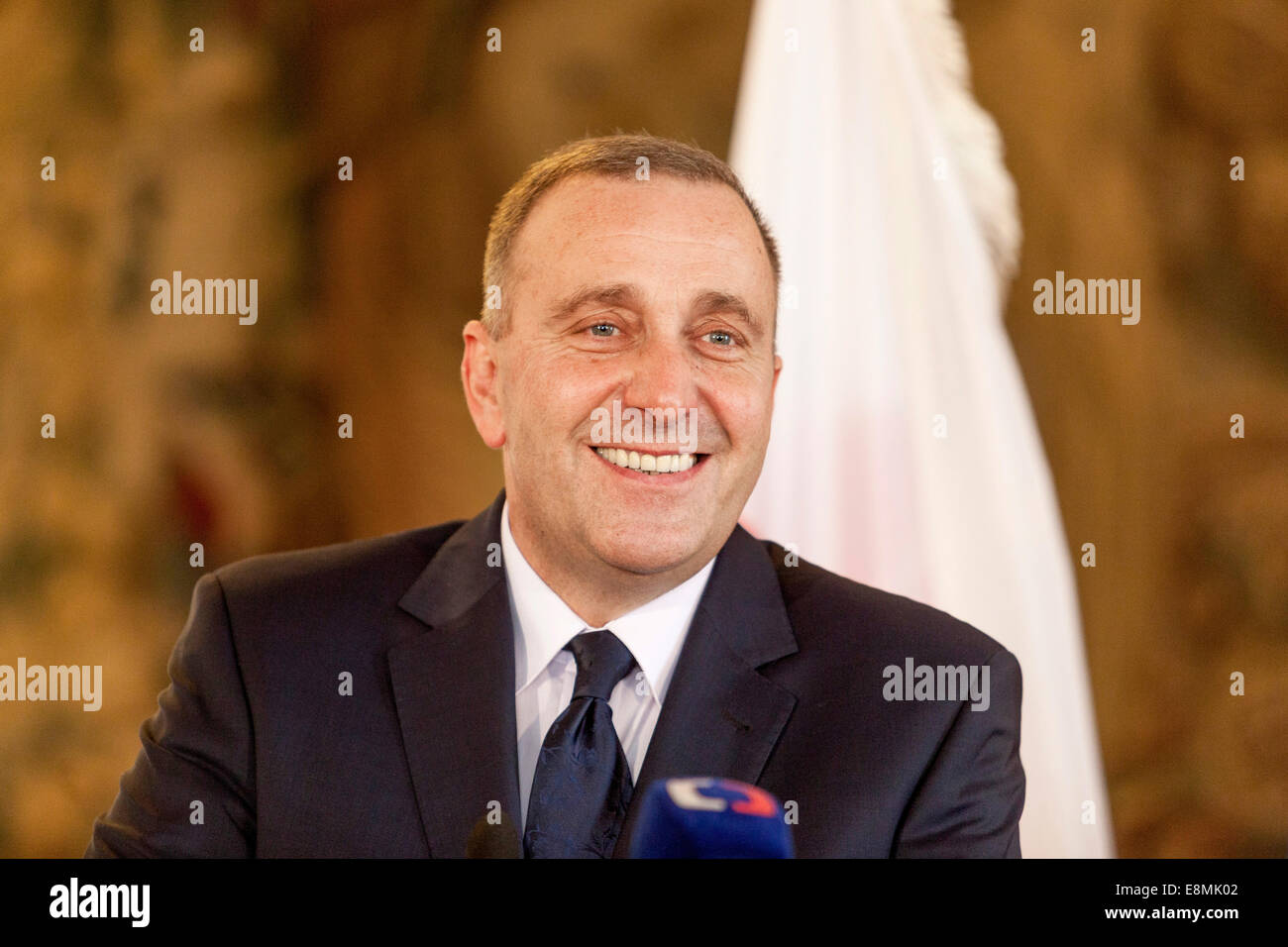 Prague, République tchèque. 10 octobre, 2014 Grzegorz Schetyna, Ministre des affaires étrangères de Pologne au cours d'une conférence de presse. Banque D'Images