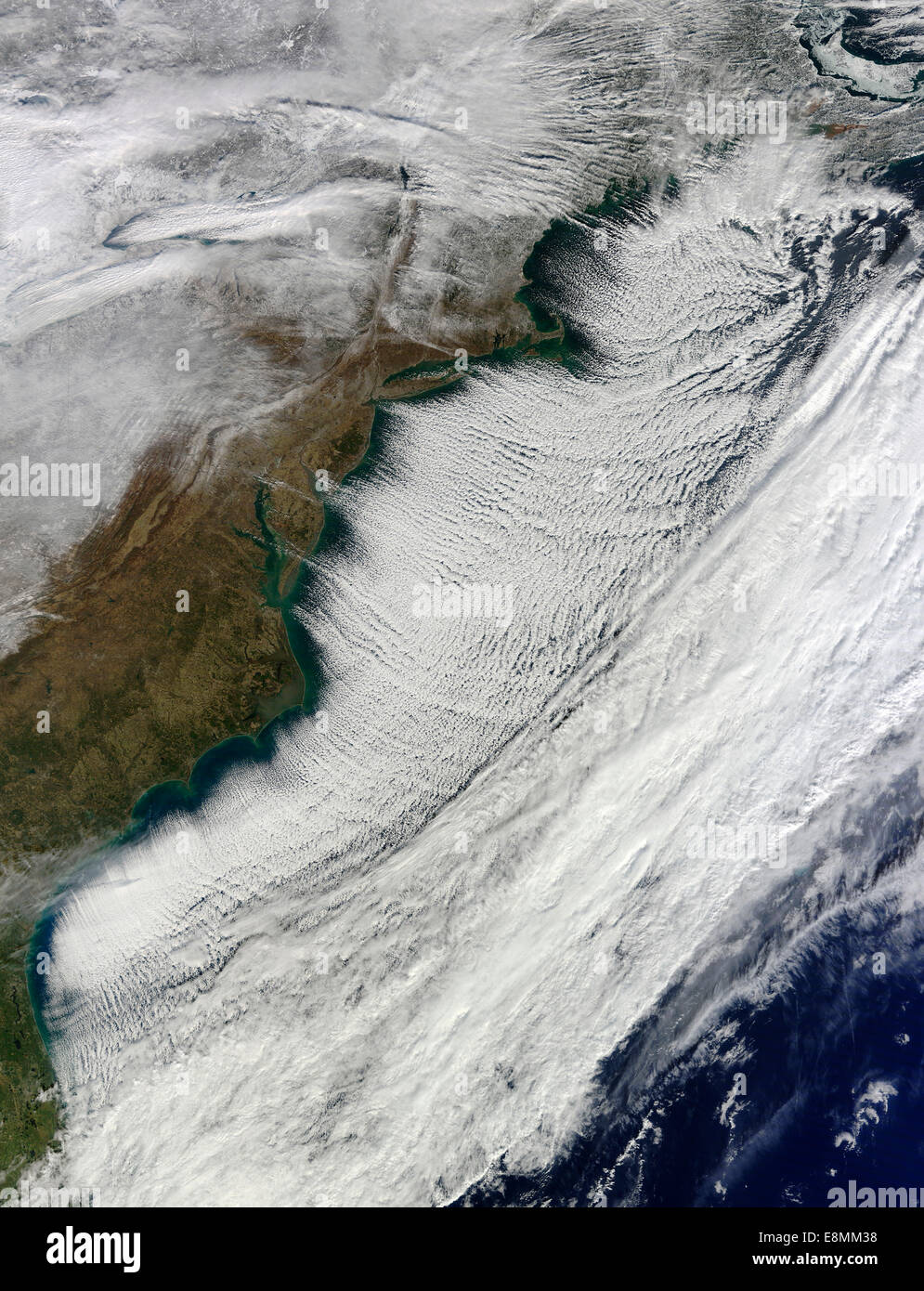 7 janvier 2014 - les rues de nuage au large de la côte Est des États-Unis. Banque D'Images