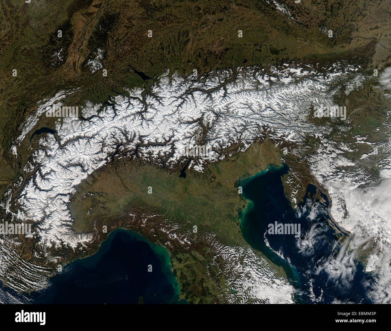 24 février 2014 - Une vue sur les Alpes. Banque D'Images
