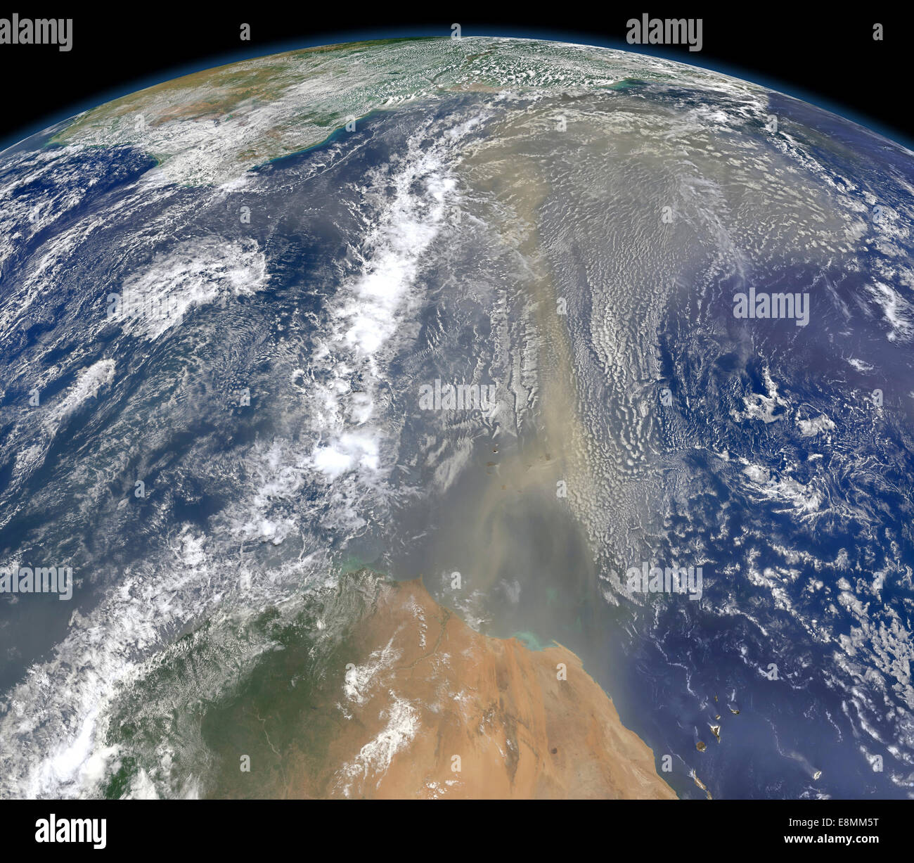 25 juin 2014 - poussières vers l'ouest en direction de l'Amérique du Sud et le golfe du Mexique. La poussière semble être de Mauritanie, streaming Banque D'Images