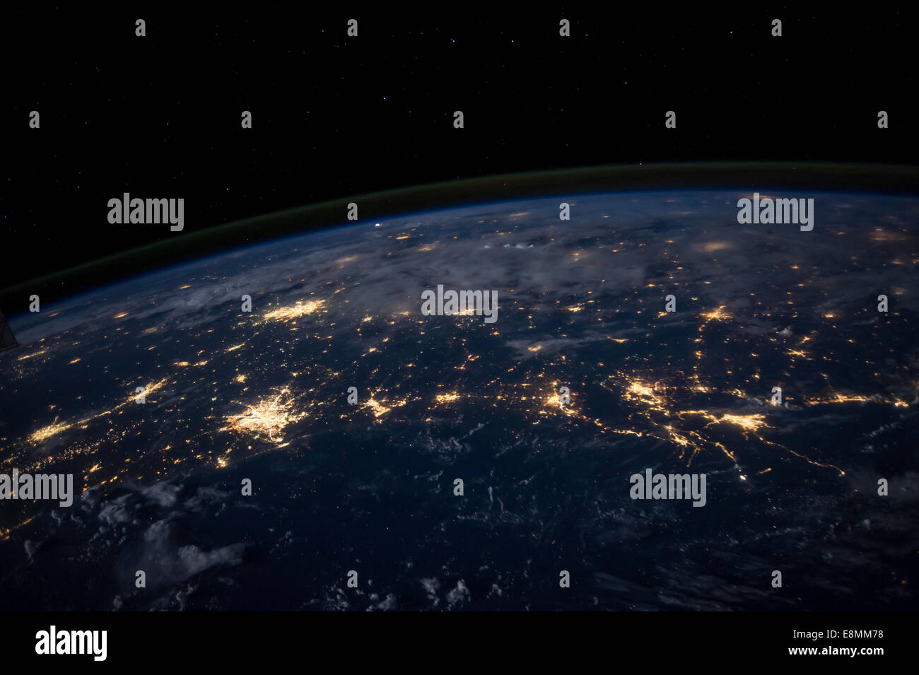 9 août 2014 - L'image de nuit montrant les lumières de la ville dans au moins une demi-douzaine d'Etats du sud à partir de quelque 225 kilomètres au-dessus de planète E Banque D'Images