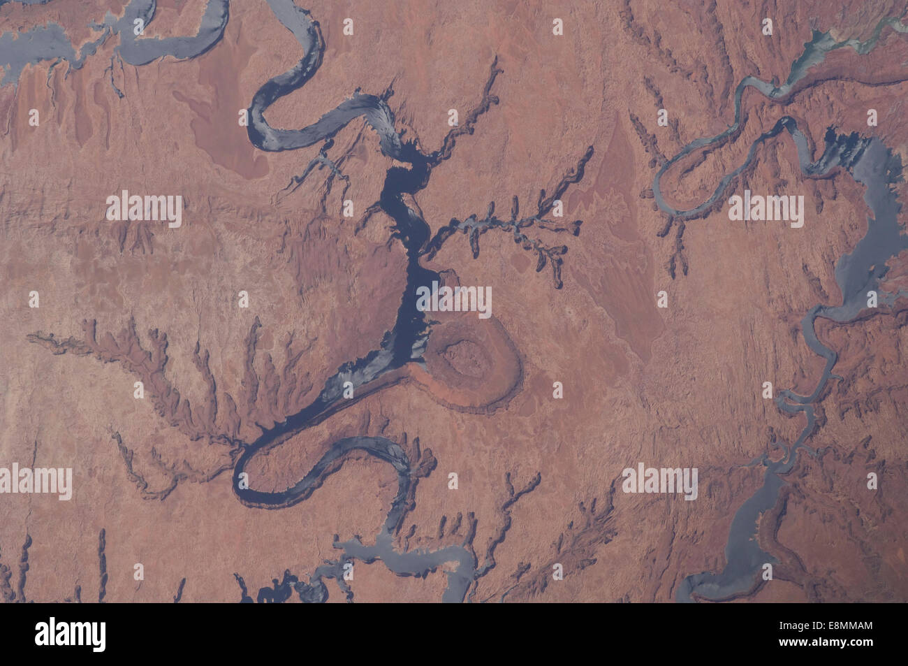 30 avril 2012 - Vue de l'espace du lac Powell et le Rincon en Utah. Le lac s'étend dans tout le sud-est de l'Utah et northeaste Banque D'Images