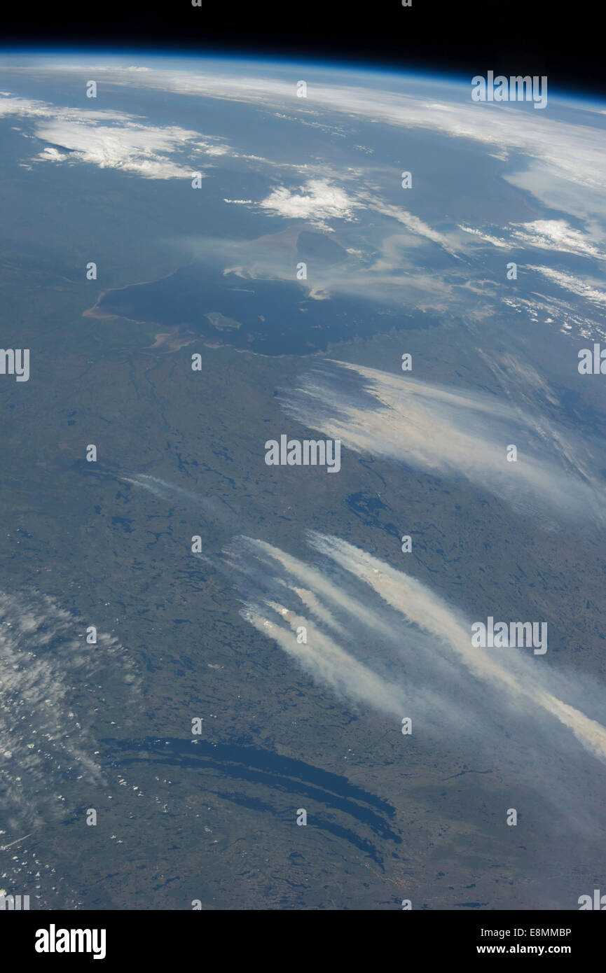 4 juillet 2013 - Vue de l'espace de la friche au sud-est de la Baie James au Québec, Canada. Banque D'Images