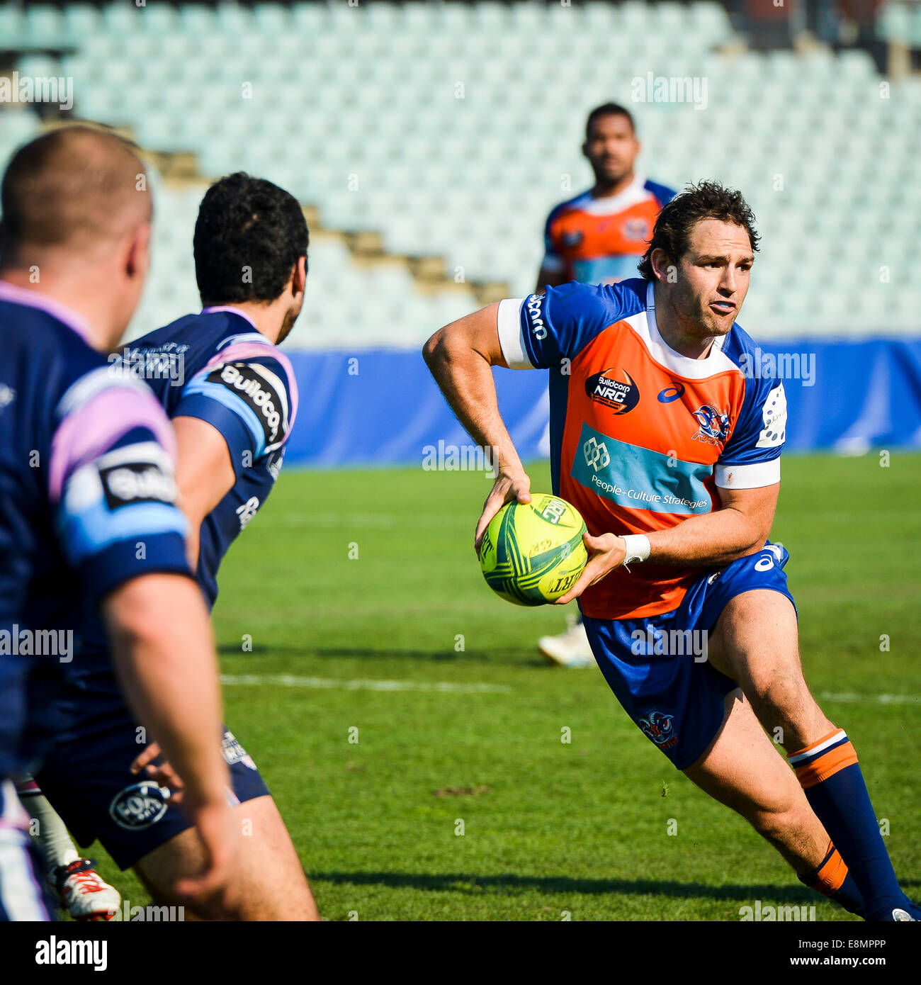 Sydney, Australie - 11 octobre 2014 : Sydney Rams Ben Batger plus ressemble à décharger.. Credit : MediaServicesAP/Alamy Live News Banque D'Images