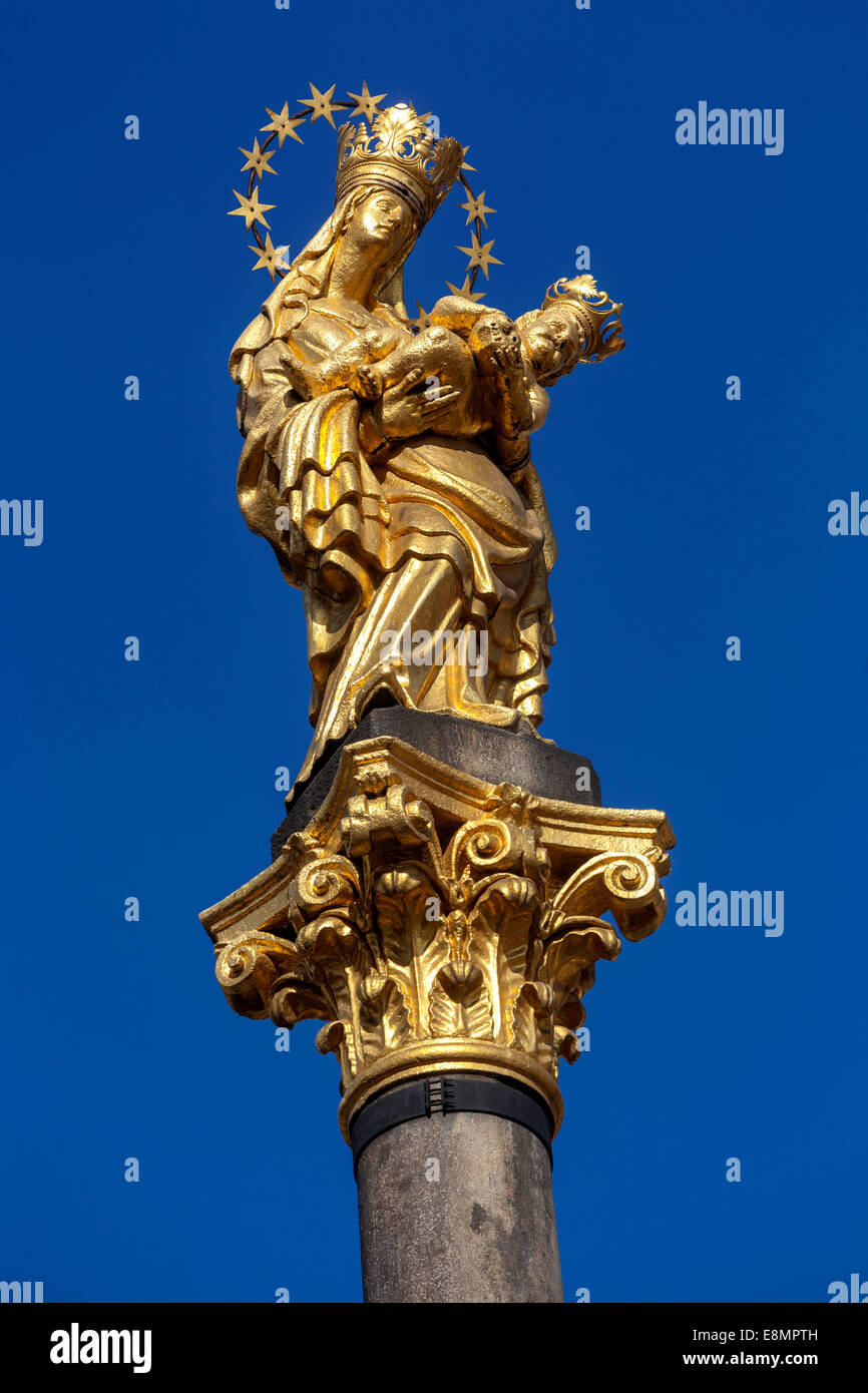 Colonne de peste de la Vierge Marie sur la place principale Pilsen République tchèque, Europe Statue de la Vierge Marie Banque D'Images