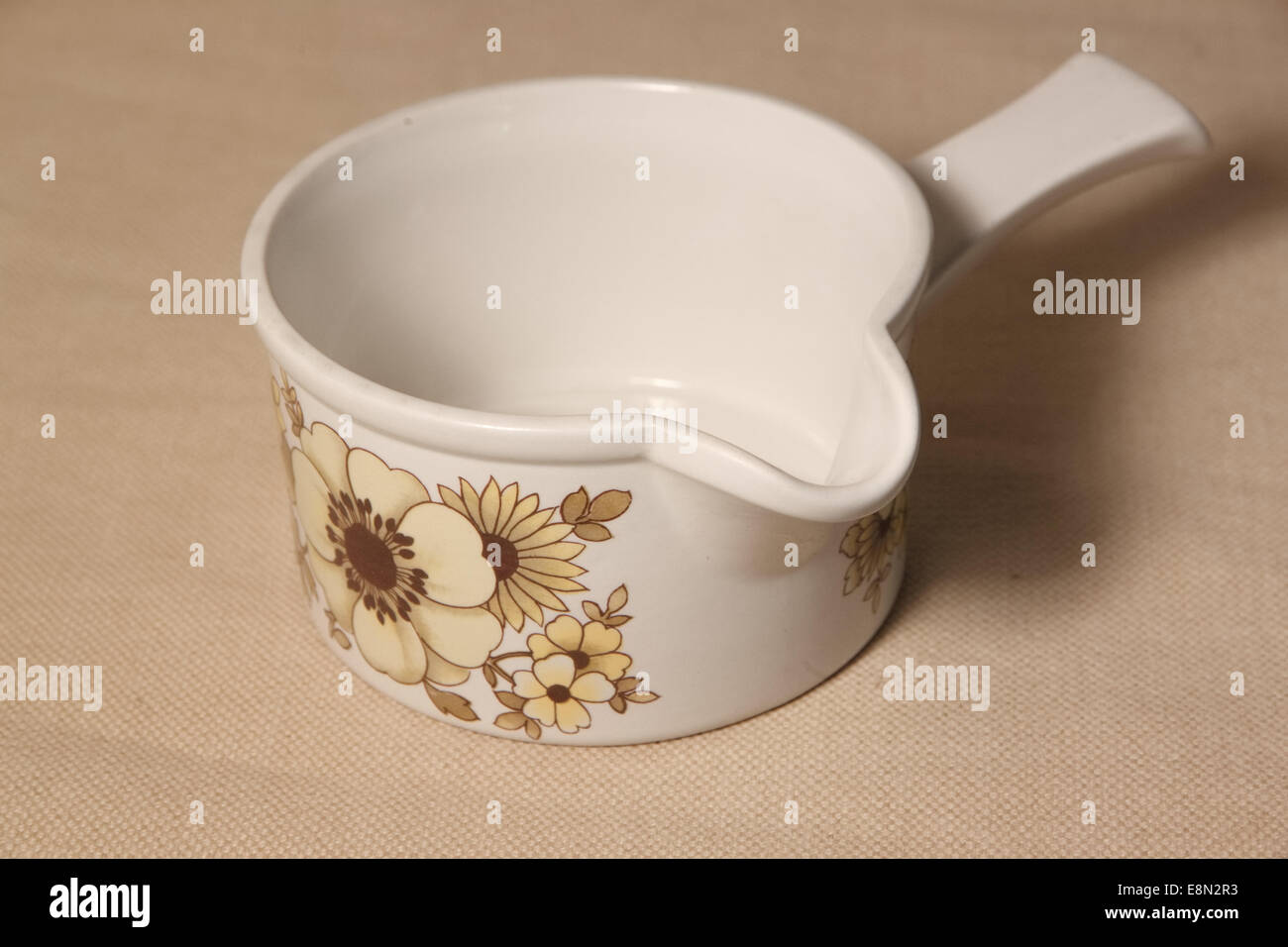 Retro John Russel saucière Banque D'Images