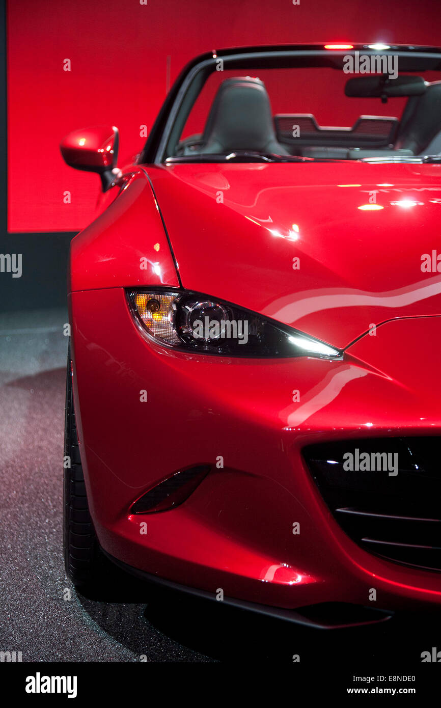 Mazda MX5 Miata Paris Motor Show Mondial de l'automobile 2014 Banque D'Images