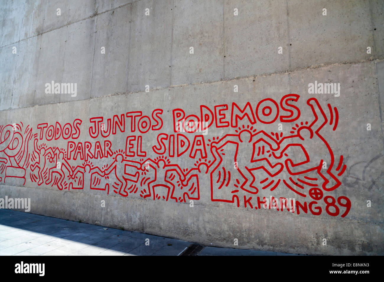 Reproduction de dessin de Keith Haring à côté de musée MACBA, Barcelone. Banque D'Images