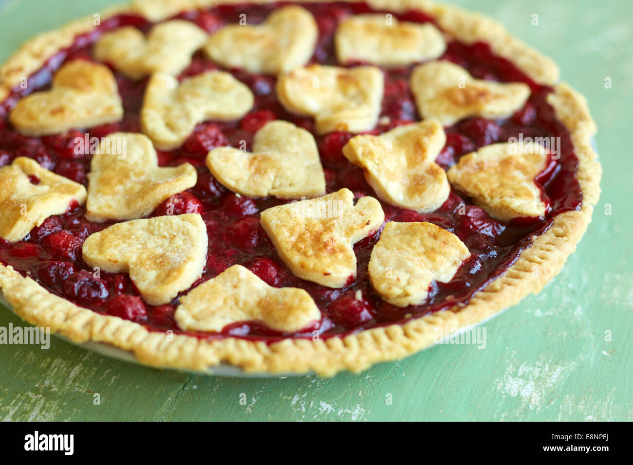 Croûte de tarte aux cerises avec coeur Banque D'Images