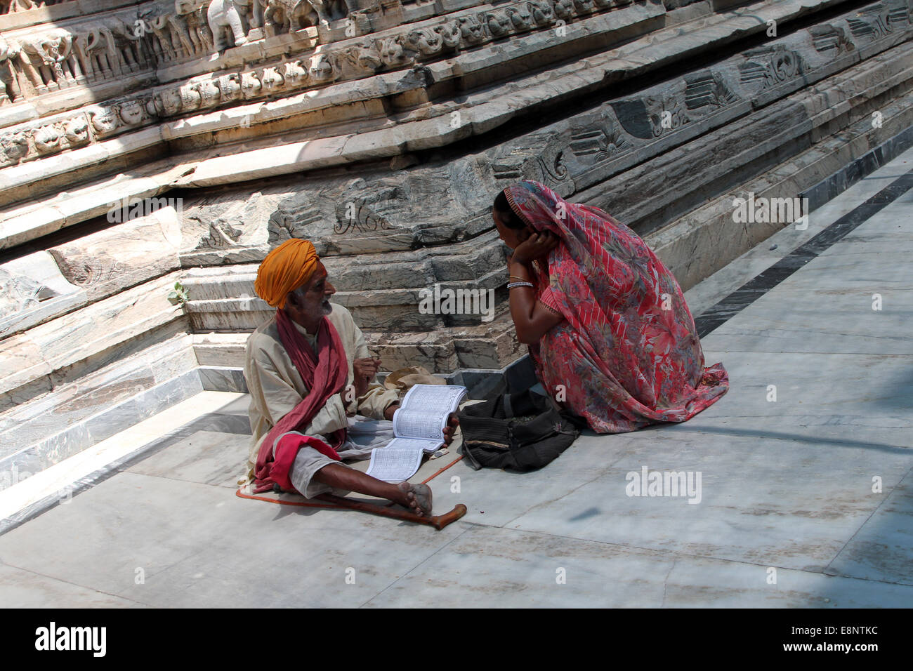 Dans les motifs de la Jagdish Mandir à Udaipur, Inde Banque D'Images