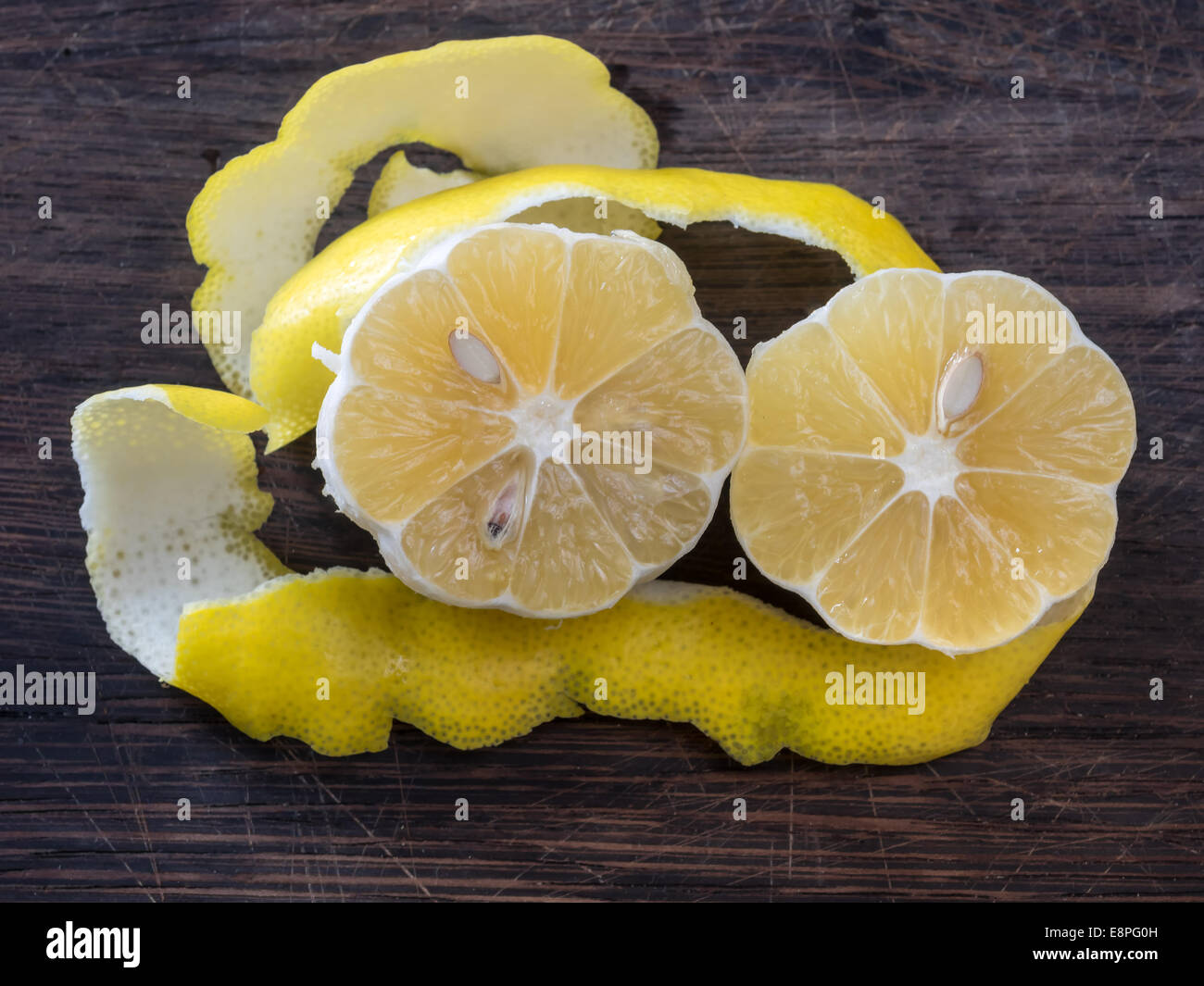 Zeste de citron prêt à cuire Banque D'Images