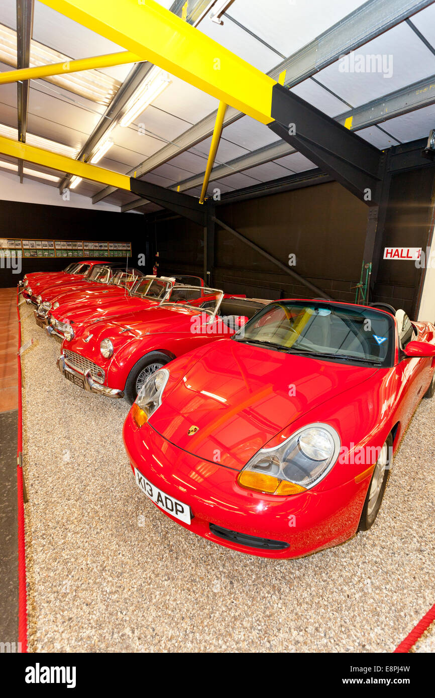 Le 'Red Collection' de voitures de sport dans le Haynes International Motor Museum Sparkford Somerset UK Banque D'Images