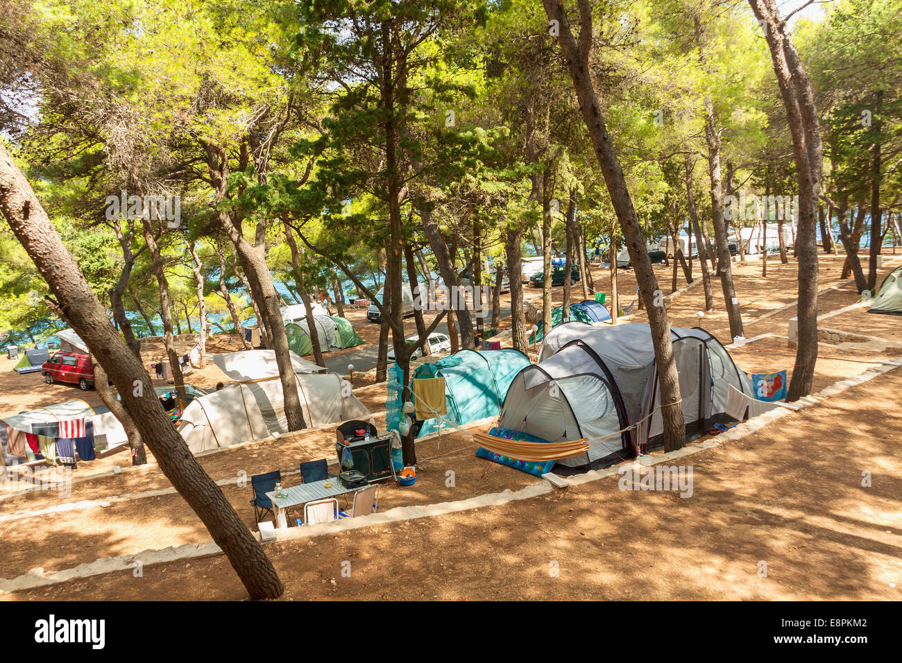Maison de vacances camping à Jelsa, île de Hvar, Croatie Photo Stock - Alamy