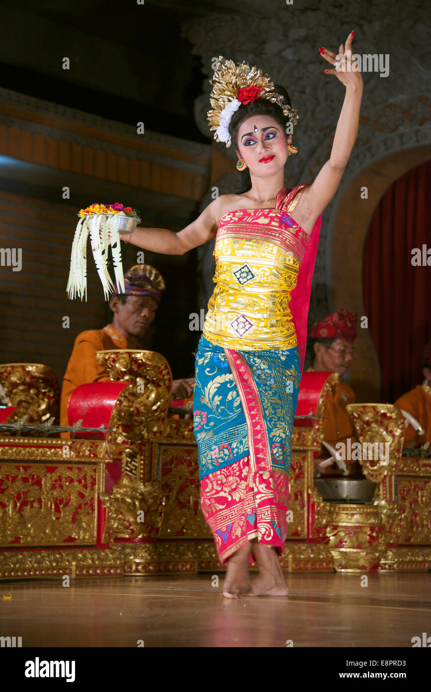 Danseuse de Danse Pendet Ubud Bali Indonésie Banque D'Images