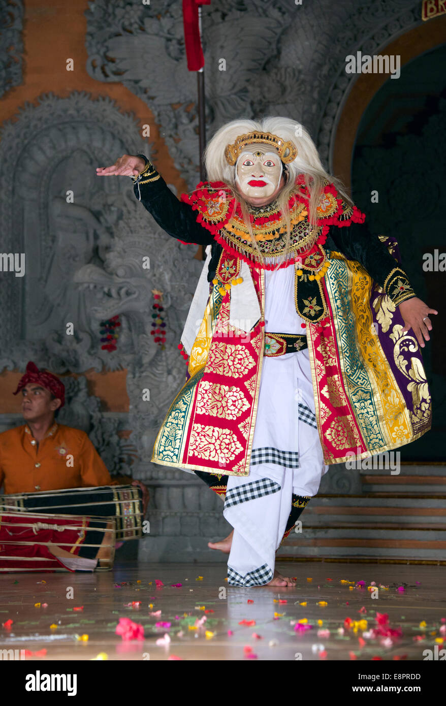 Interprète de danse masquée Topeng Tua Ubud Bali Indonésie Banque D'Images