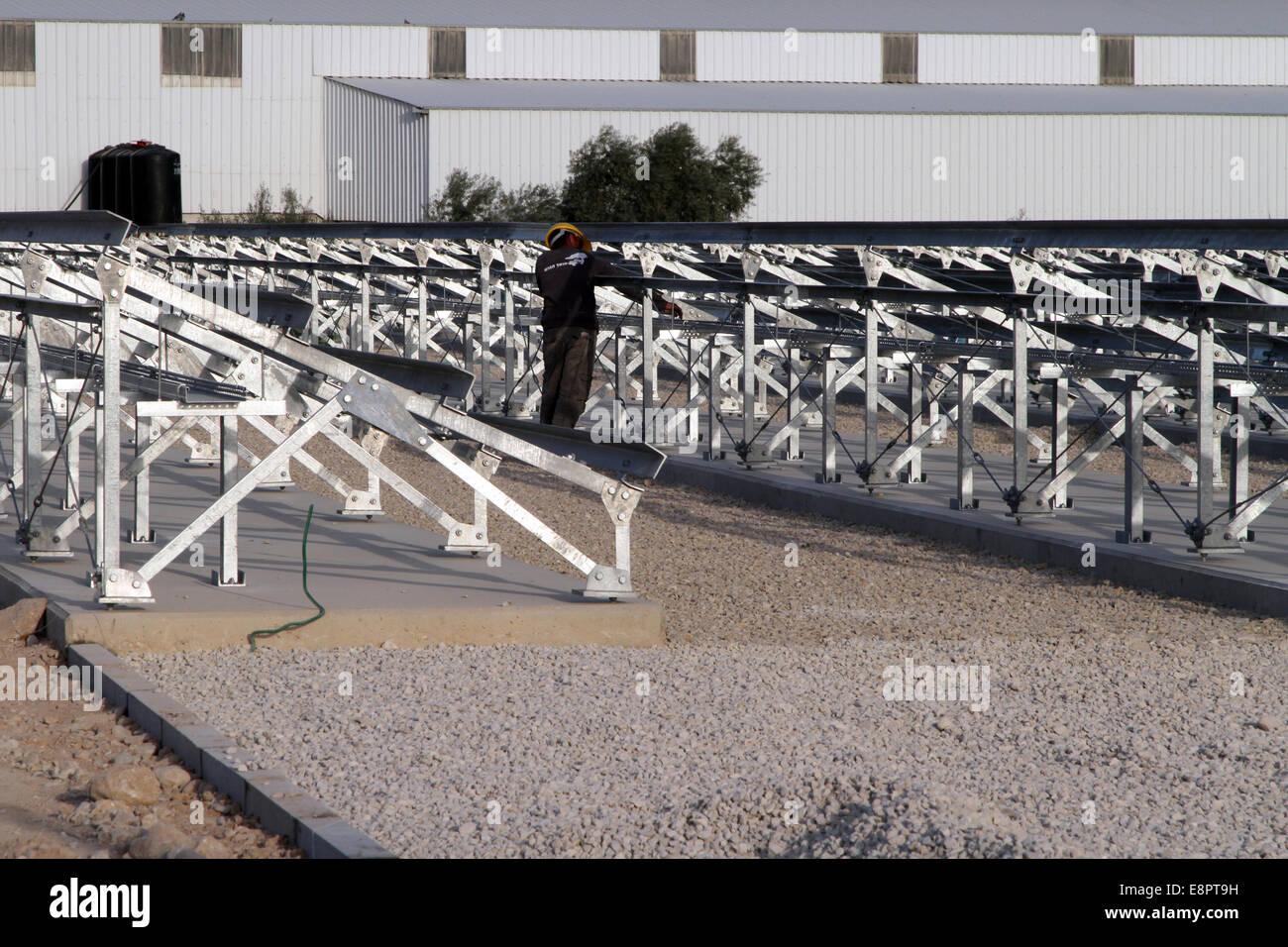 L'installation de la centrale solaire au parc agro-industriel de Jéricho en Cisjordanie, Palestine Banque D'Images