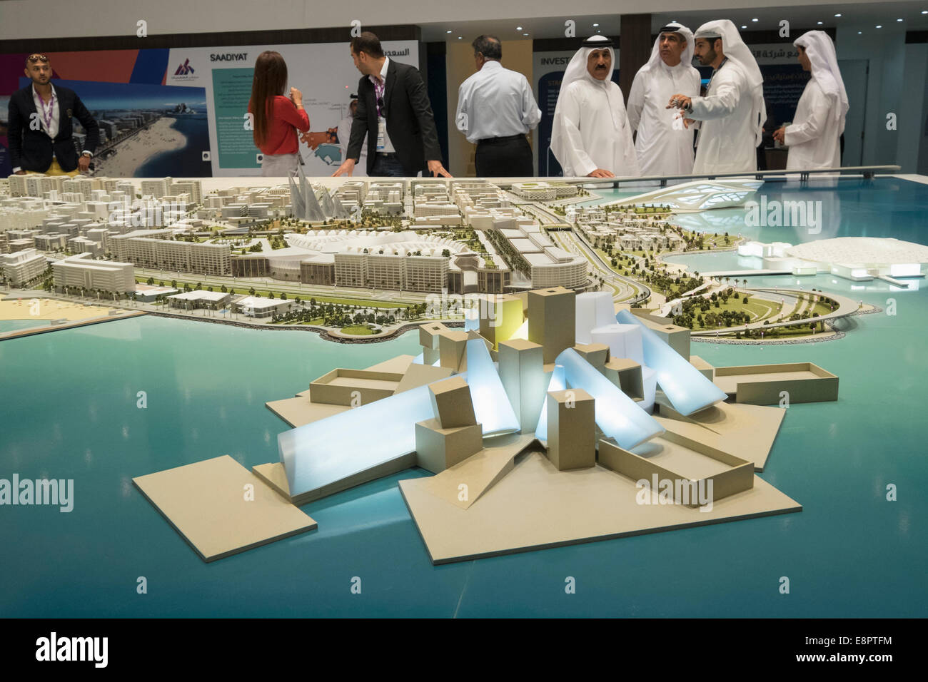Nouveau modèle de Musée Guggenheim à être construit sur l'île de Saadiyat à Abu Dhabi Emirats Arabes Unis Banque D'Images