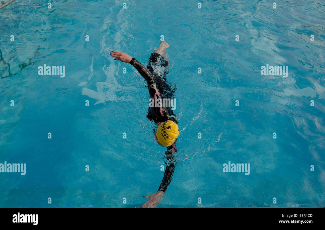 Au nageur Brockwell Lido à Brixton, Londres Banque D'Images